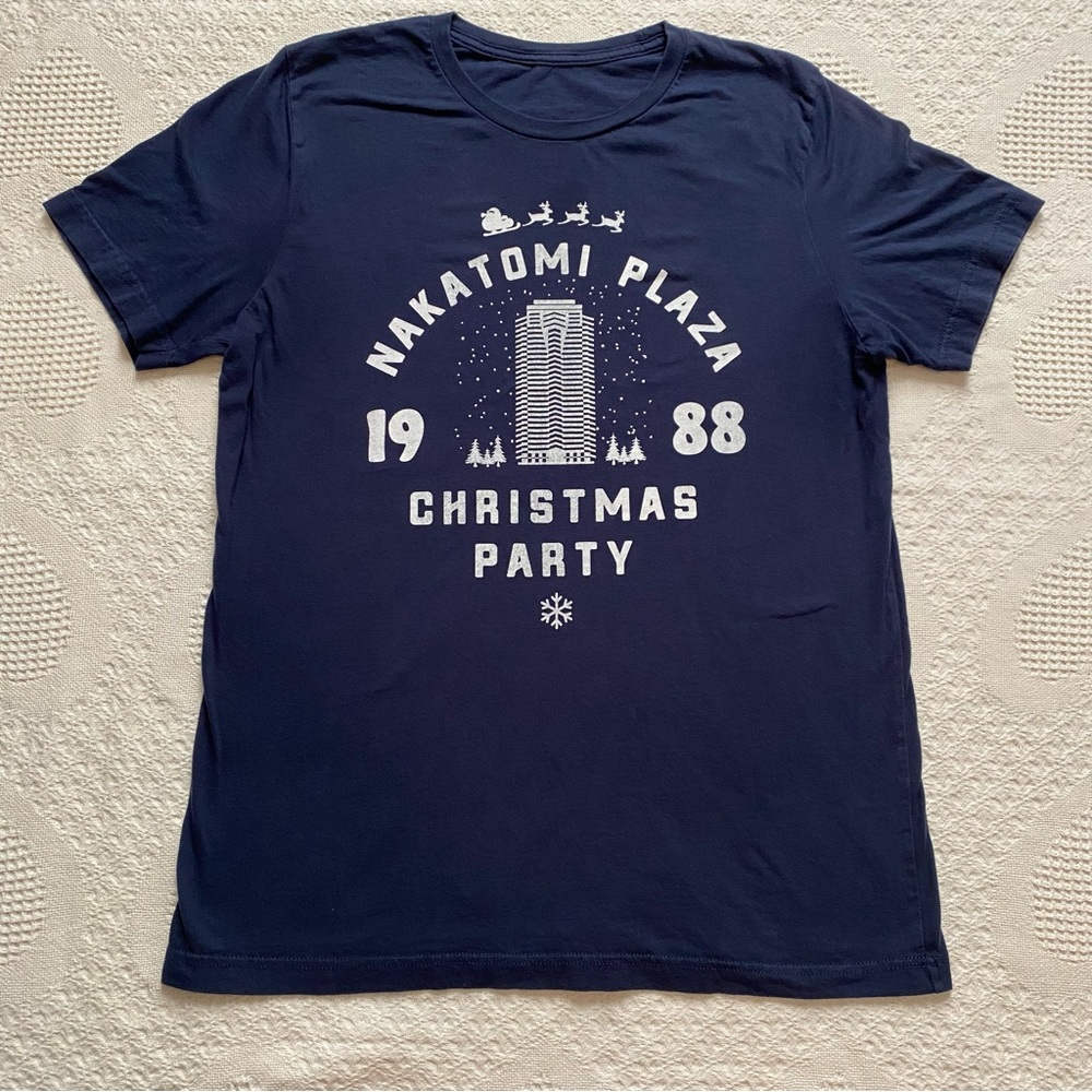 $5 or 3/10 Men’s Die Hard Holiday T-Shirt Size Large
